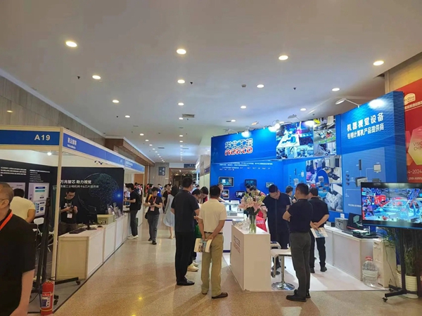 華北工控攜創新產品方案亮相2024中國(北京)機器視覺展.jpg 華北工控攜創新產品方案亮相2024中國(北京)機器視覺展.jpg