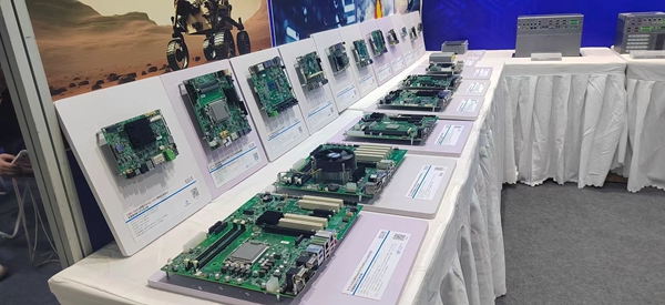 華北工控現場展出了國產化替代產品方案 華北工控現場展出了國產化替代產品方案